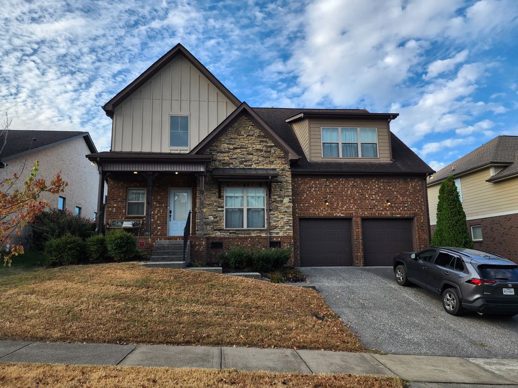 7632 Kemberton Dr E, Nolensville