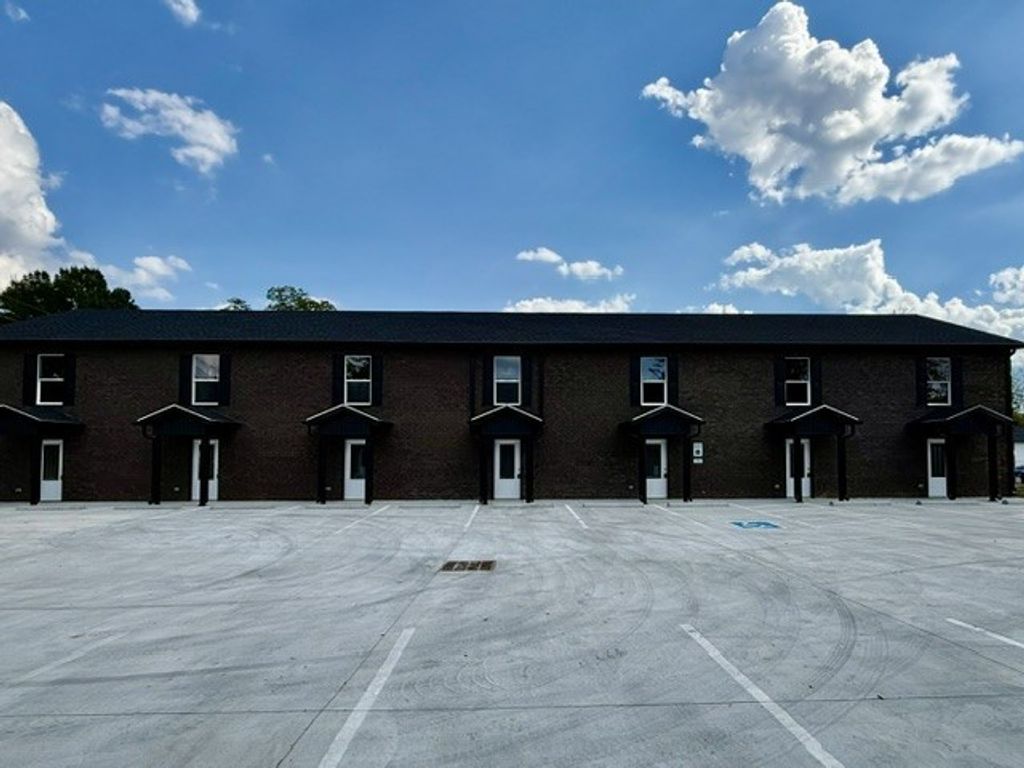 710 Sw Atlantic St B11, Tullahoma