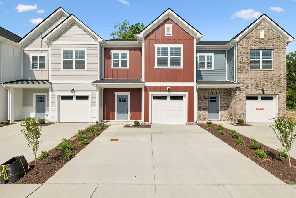 367 Carver Connection, Lebanon