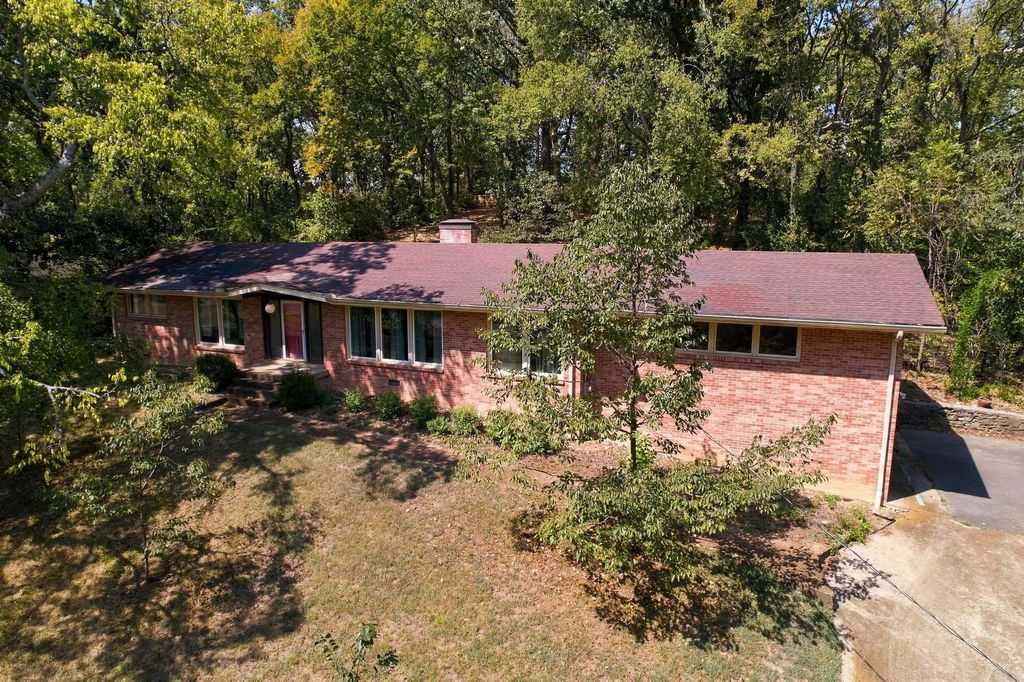 195 Forestwood Dr, Nashville