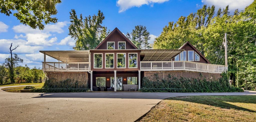 361 Salem Rd, Clarksville