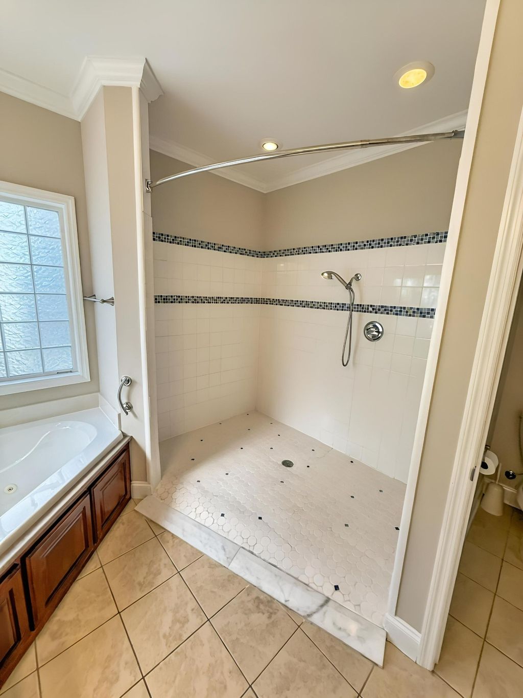2603 Sweet Bay Cir Nw, Cleveland
