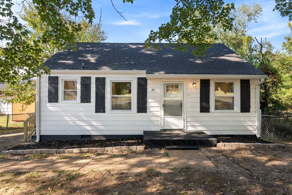19 Maple St, Clarksville