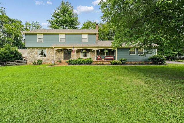 178 Meadowlake Dr, Hendersonville