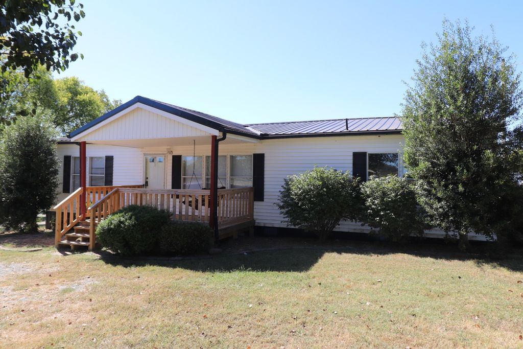 1285 Carey Rd, Hartsville