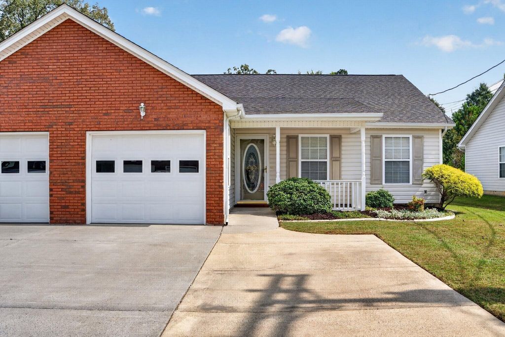 653 Flagstone Drive 22d, Rossville