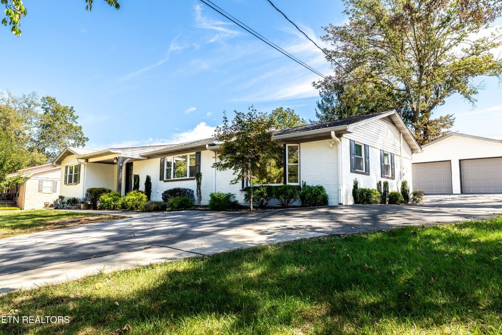 2954 Marvin Circle, Maryville