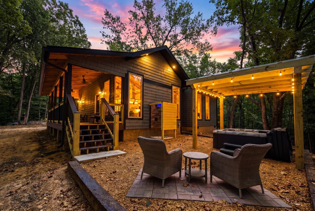 3010 Old Happy Hollow, Sevierville