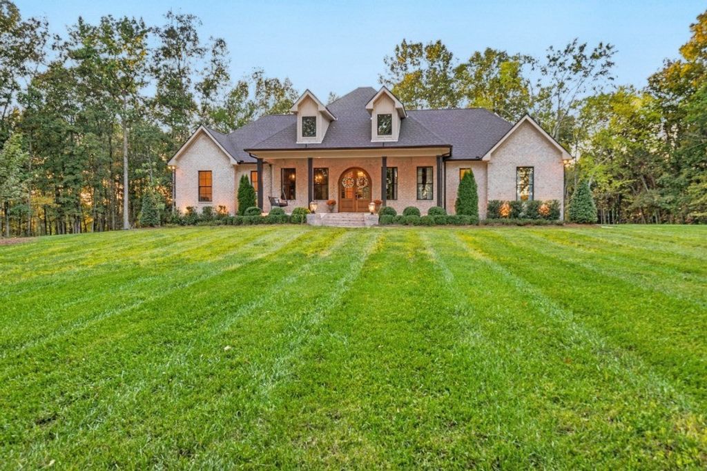 566 Ben Green Rd, Lebanon