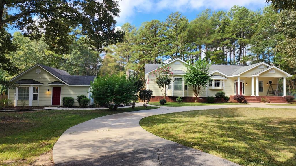 796 Oak Grove Road, Griffin