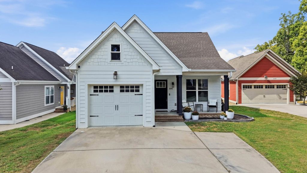 3141 Cottage Grove Cir Nw, Cleveland