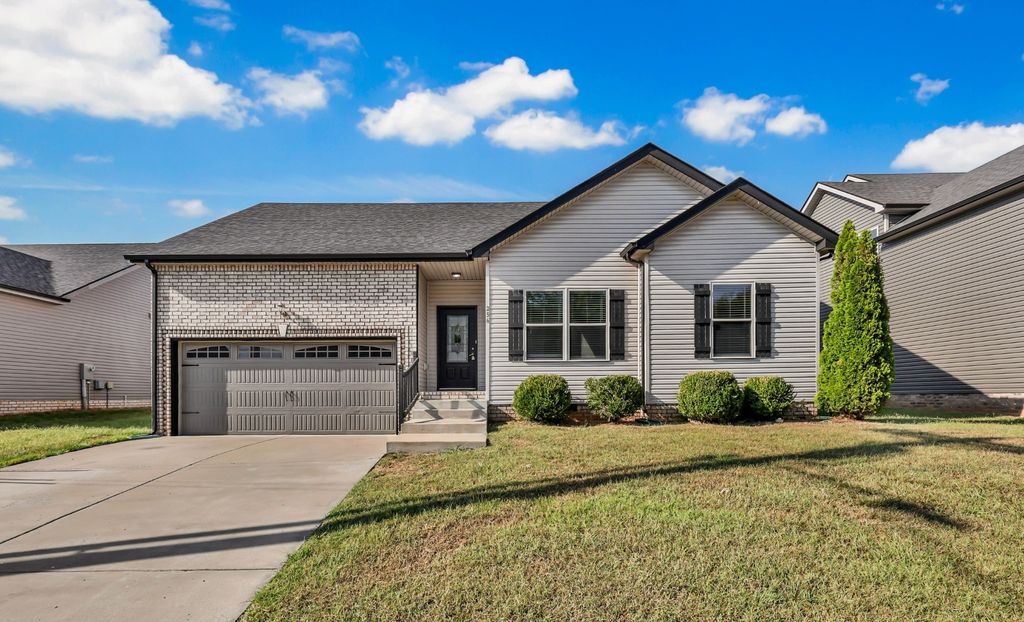 256 Azalea Dr, Oak Grove
