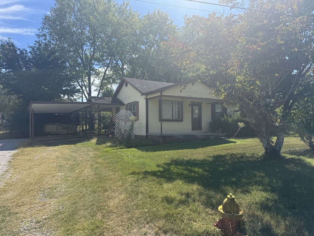 115 11th Ave Nw, Winchester
