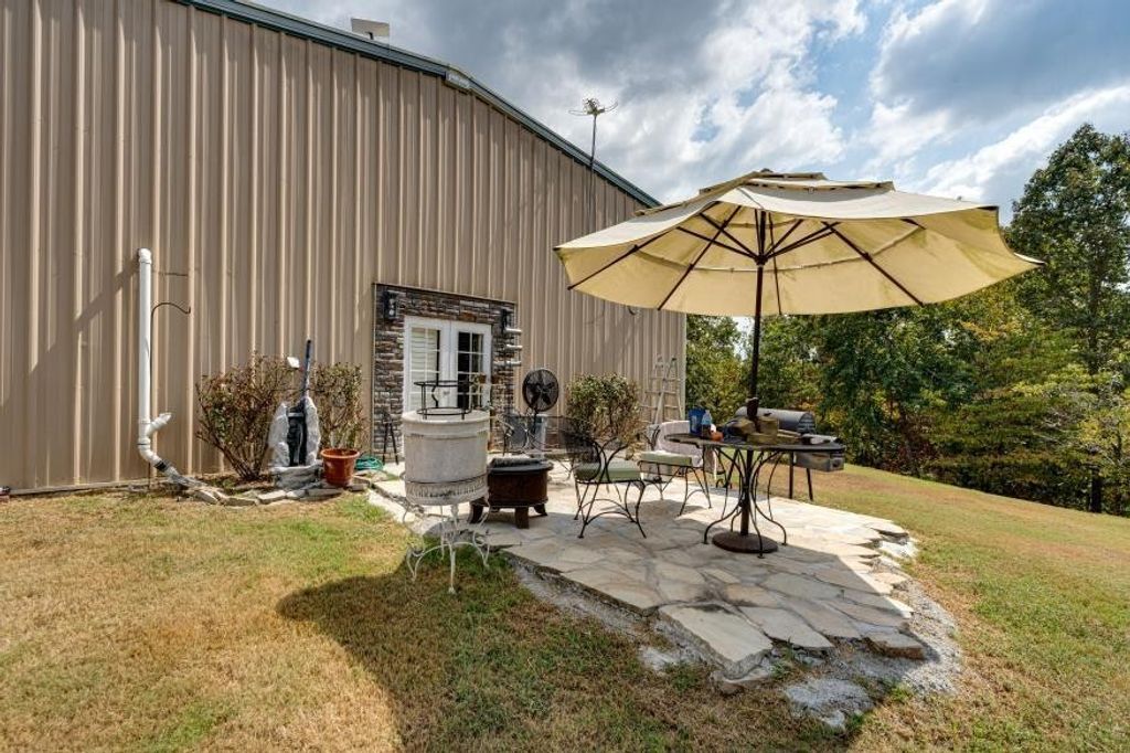 137 Volunteer Lane, Old Fort