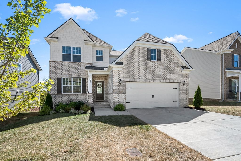 565 Lyness Dr, Smyrna