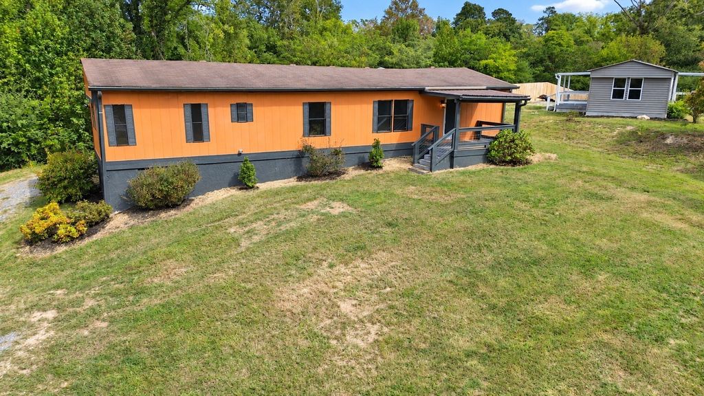 1219 Dockery Ln Se, Cleveland