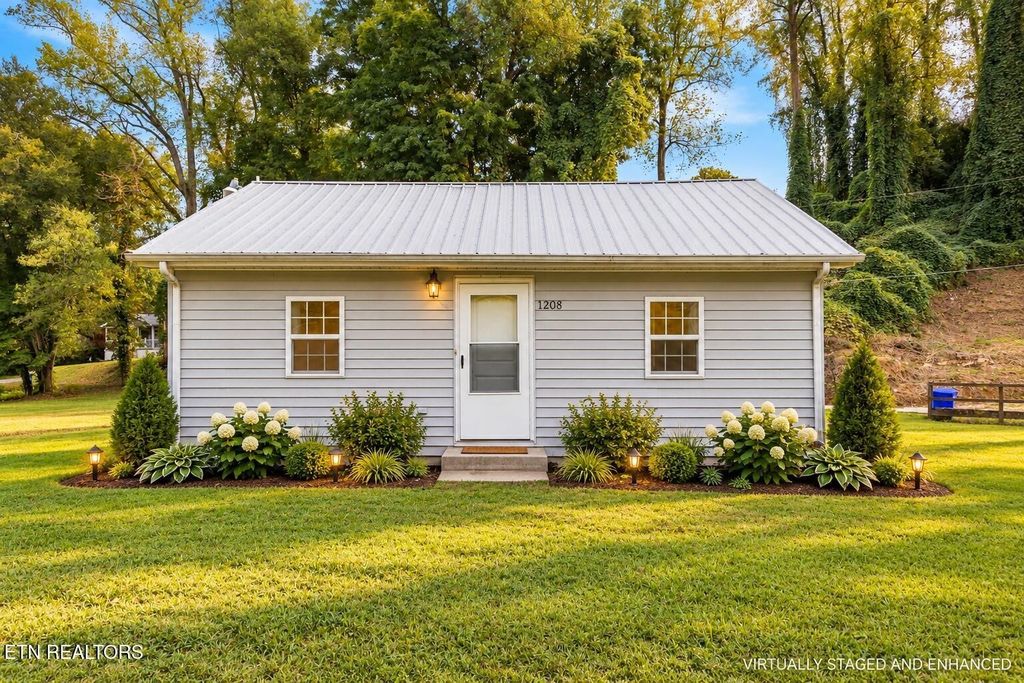 1208 Old Roane St, Harriman