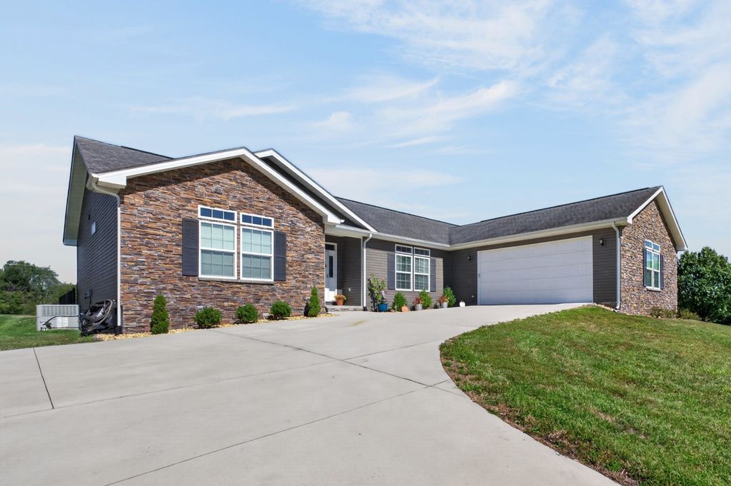 40 Highland Ridge Dr, Crossville