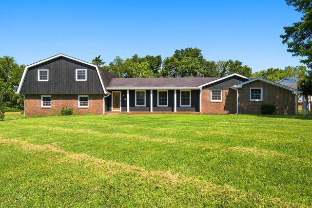 110 Highlander Dr, Hendersonville