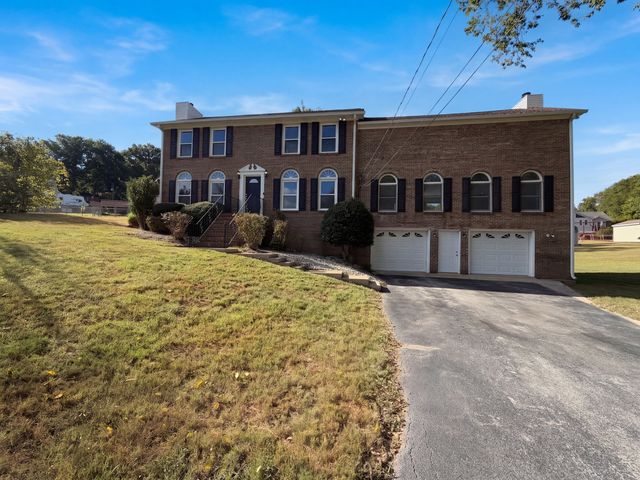 109 Rocky Dr, Columbia