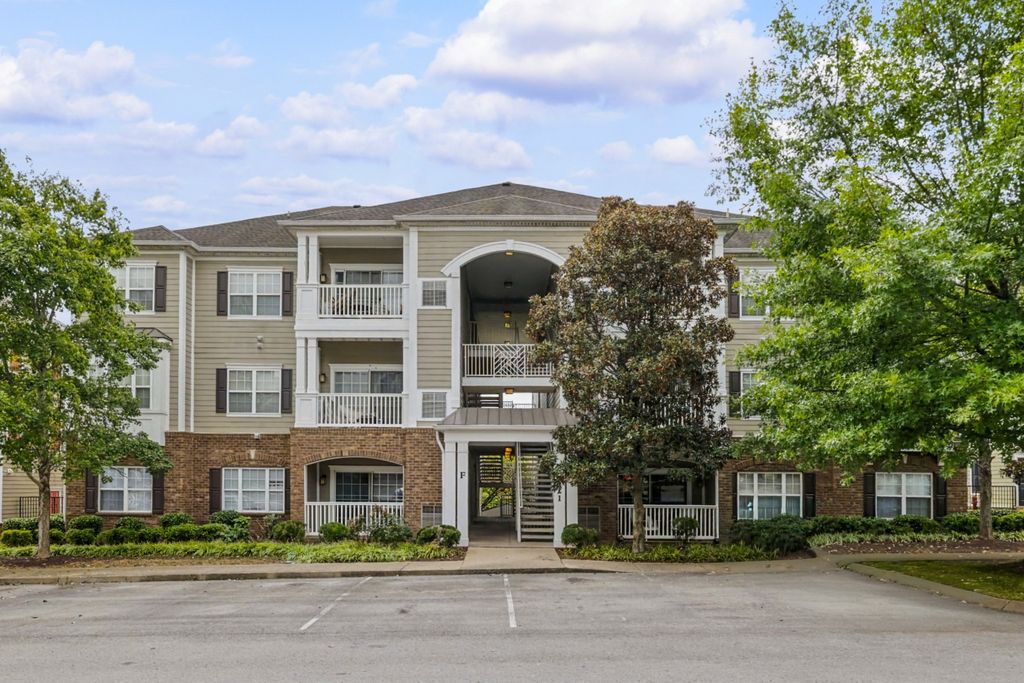 8421 Callabee Way F6, Antioch