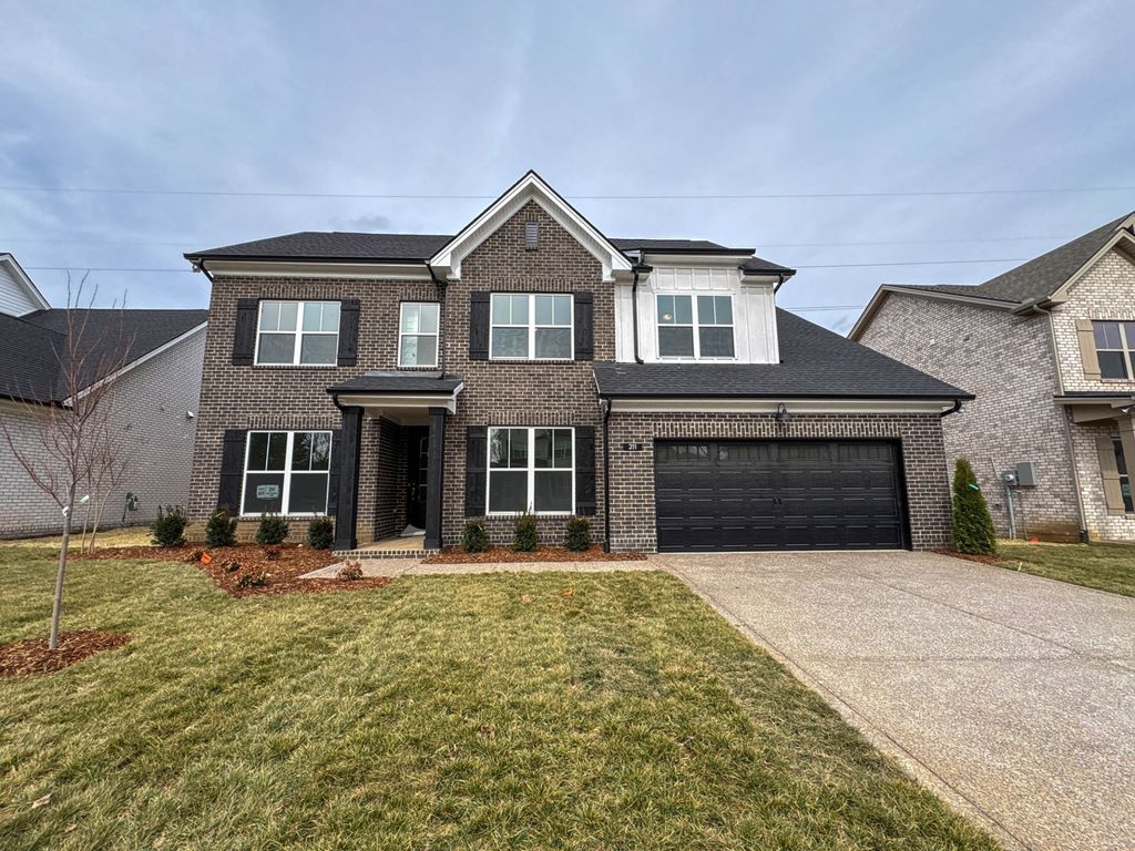 211 Settlers Way, Hendersonville