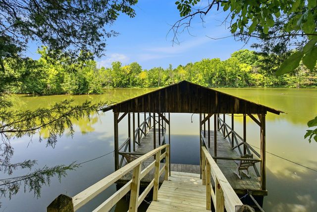 100 Breeze Inn Rd, Castalian Springs