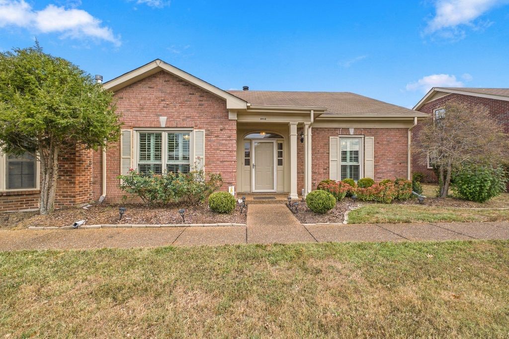 8515 Sawyer Brown Rd, Nashville