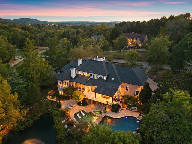 1070 Vaughn Crest Dr, Franklin