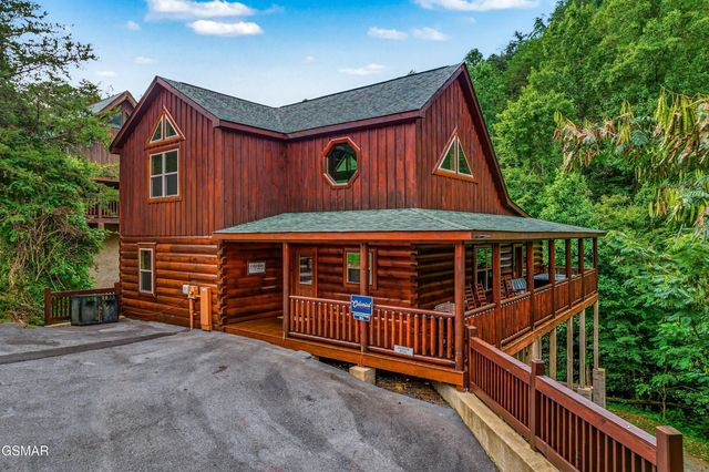 1924 Bear Creek Falls Way, Sevierville