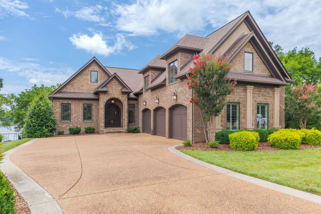 1149 Mccrory Cir, Gallatin
