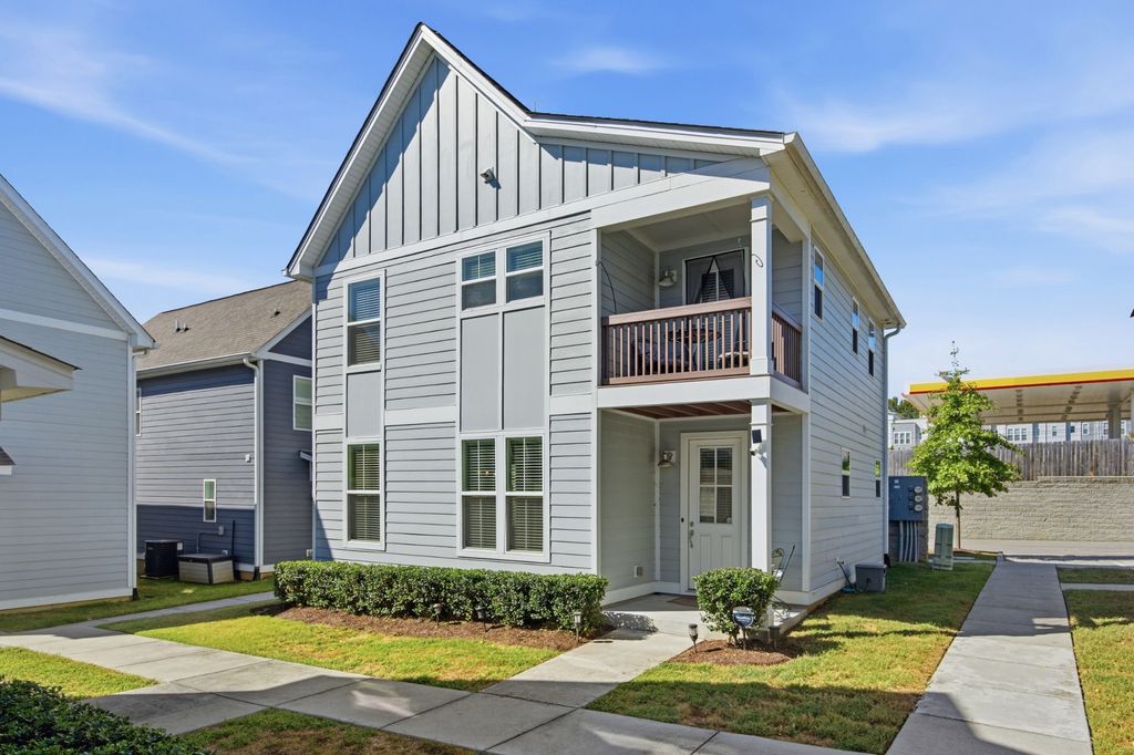 802 Briar Cir, Madison