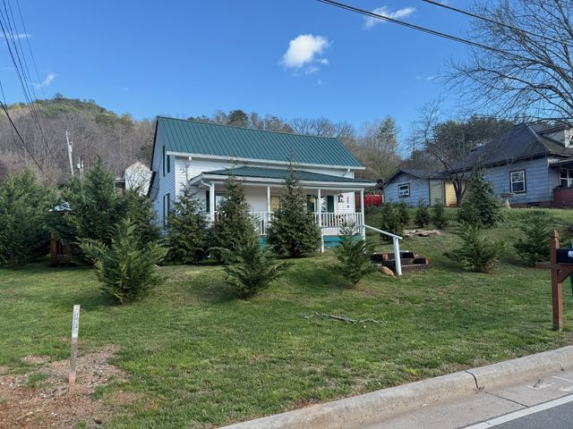 215 Bristol Ave, Andrews