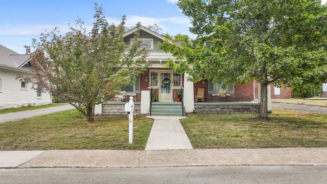 616 N Jefferson St, Shelbyville