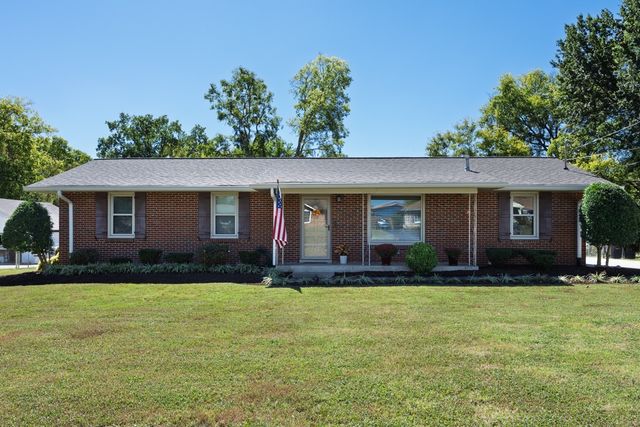 114 Woodyside Dr, Hendersonville