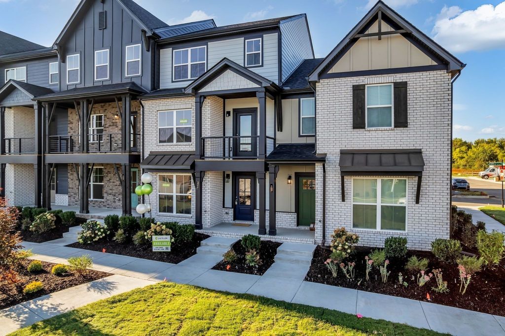 610 Granbury Pvt Drive, Hendersonville
