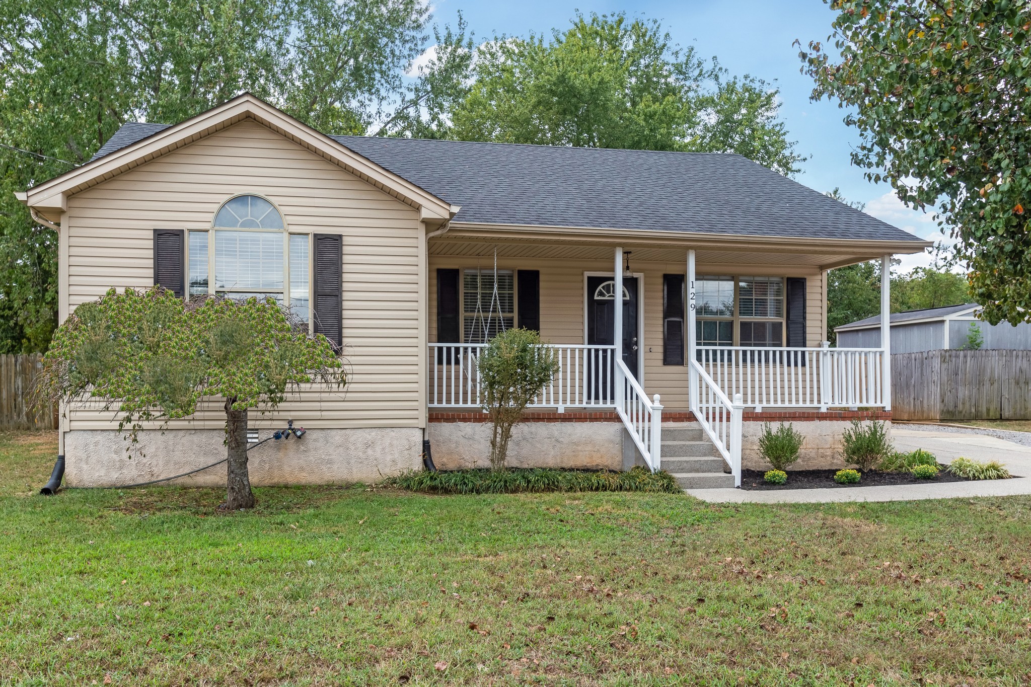 Photo for MLS 3612847 in 129 Riverwood Dr La Vergne, TN - 37086