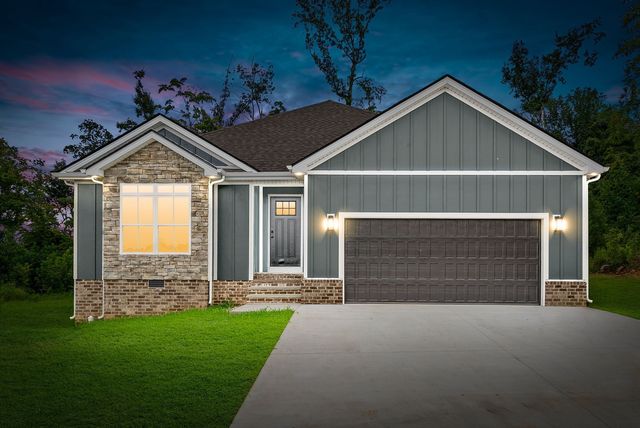 979 Bankside Dr, Clarksville