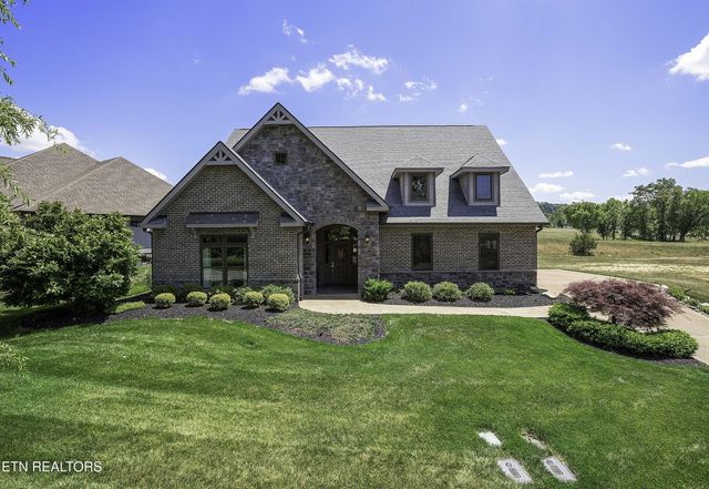 1099 Buckhorn Way, Loudon