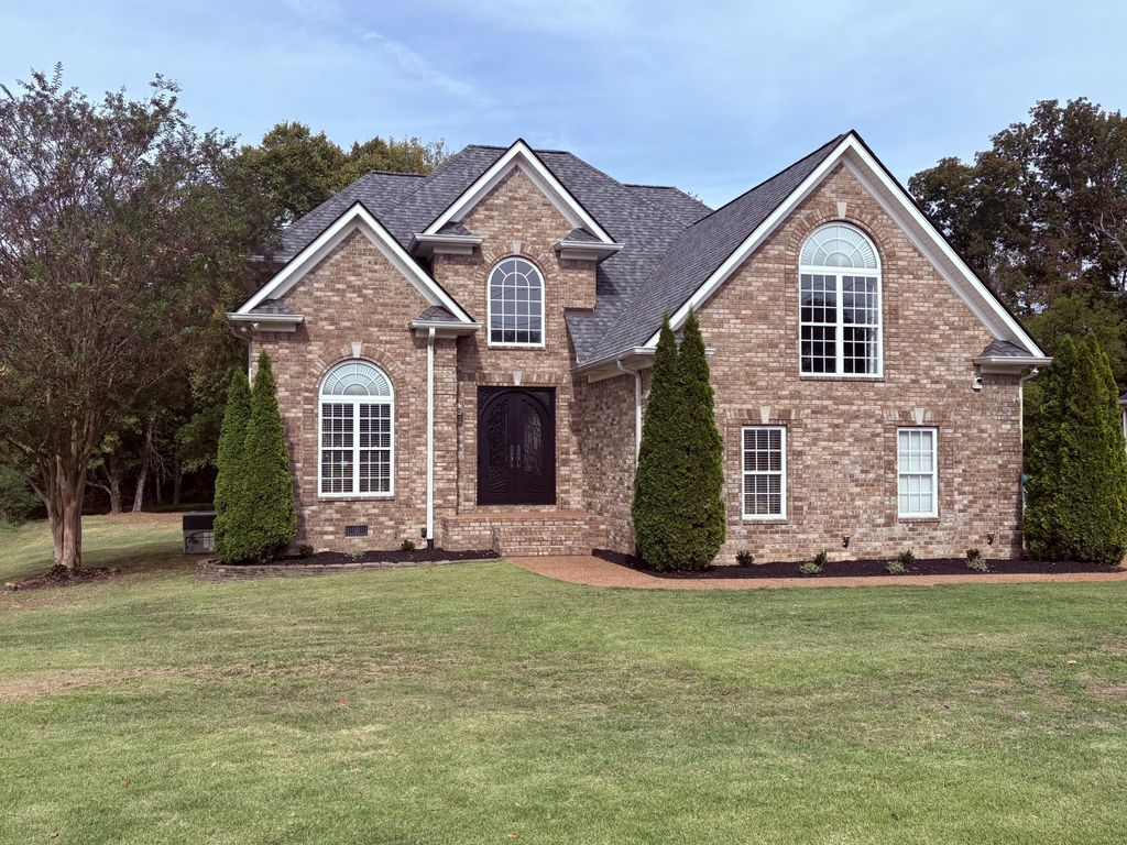 724 Heritage Rd, Lebanon