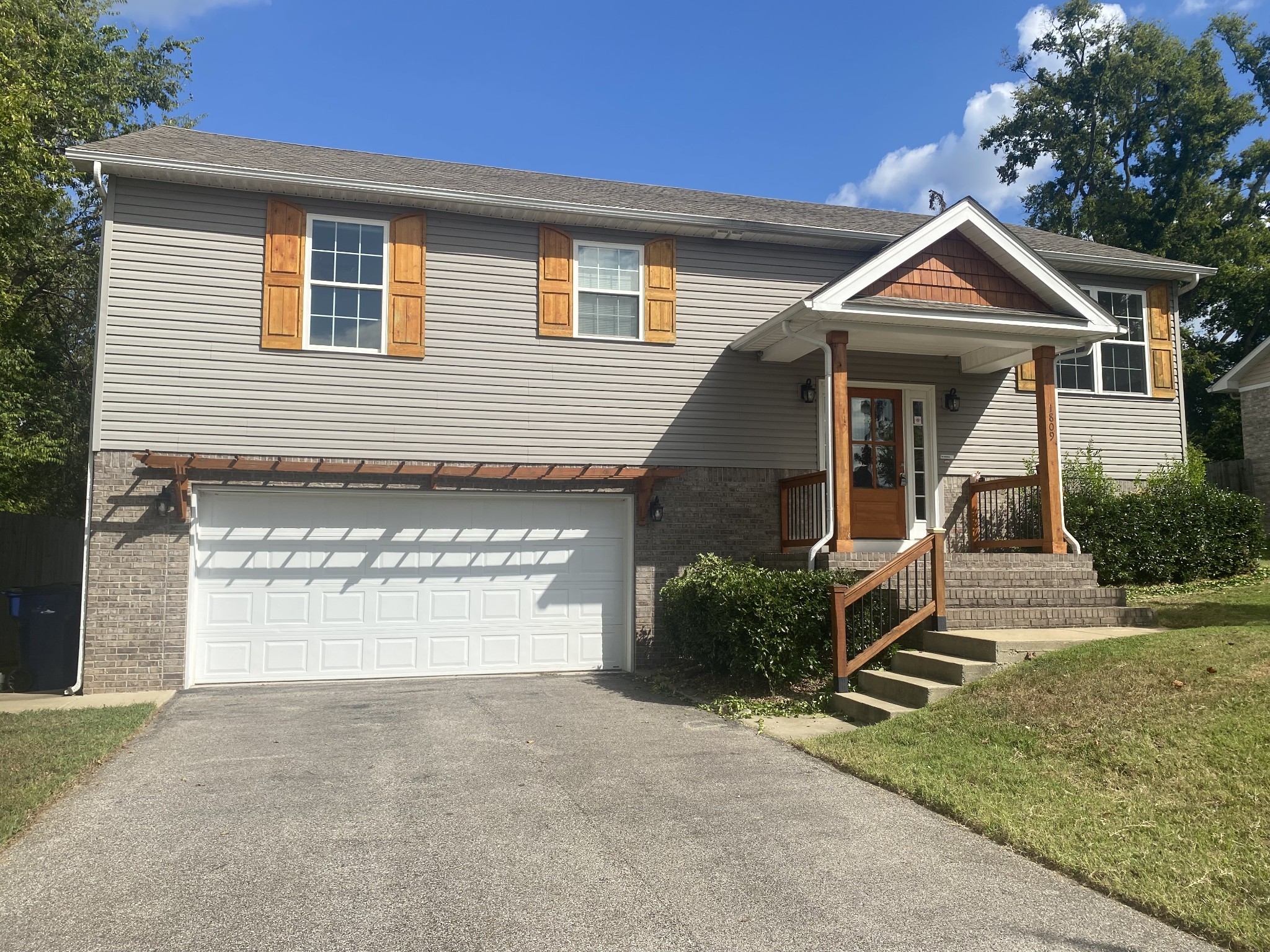 Photo for MLS 3618909 in 1809 Susan Rd Columbia, TN - 38401