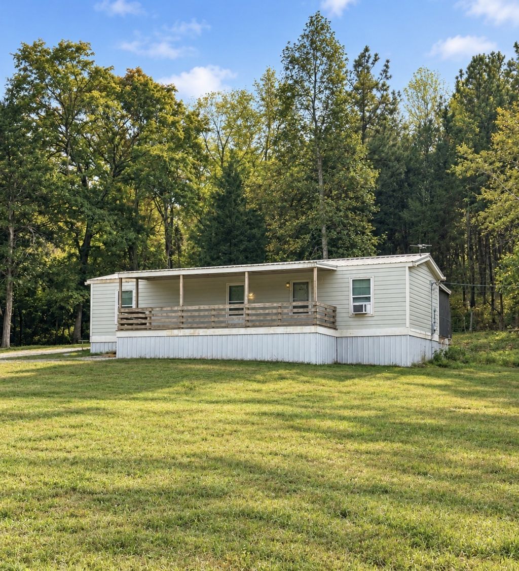 633 Springer Rd, Hohenwald