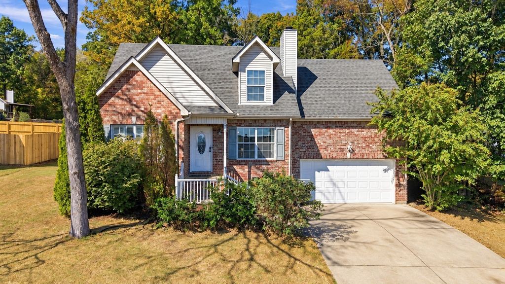 414 Dellwood Dr, Smyrna