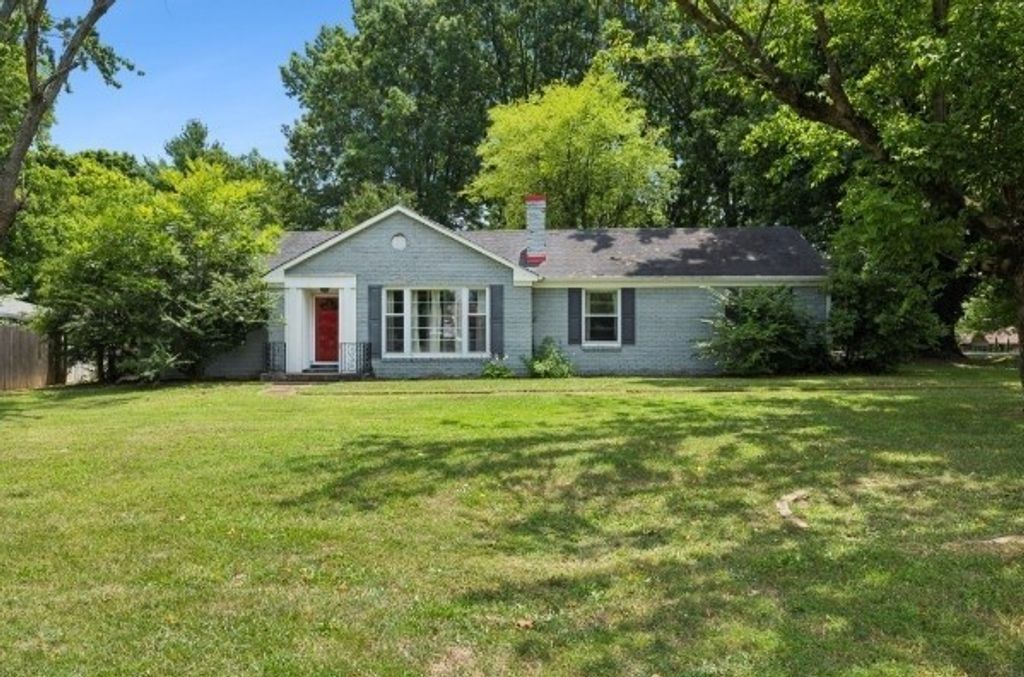 2009 Lebanon Pike, Nashville