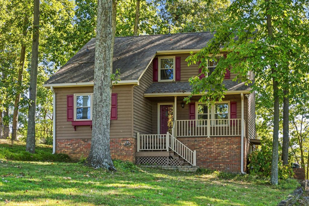 822 Hillside Dr, Springfield