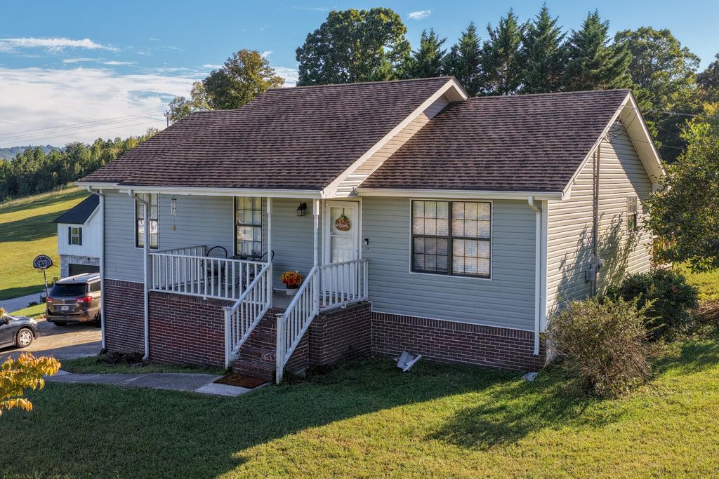 2077 Saunders Road, Ringgold