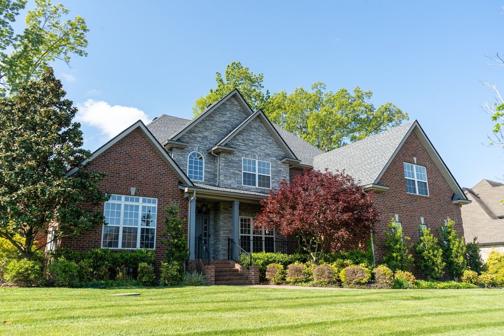 1215 Twin View Dr, Murfreesboro