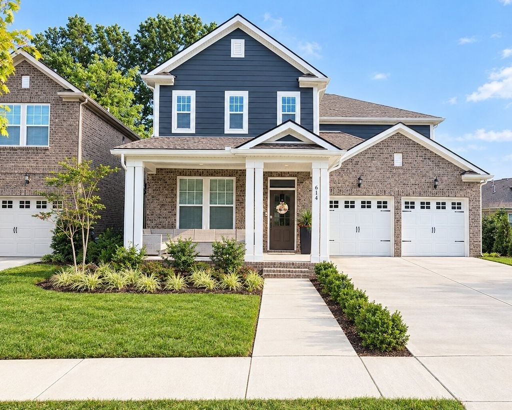 614 Seuss Way, Hendersonville