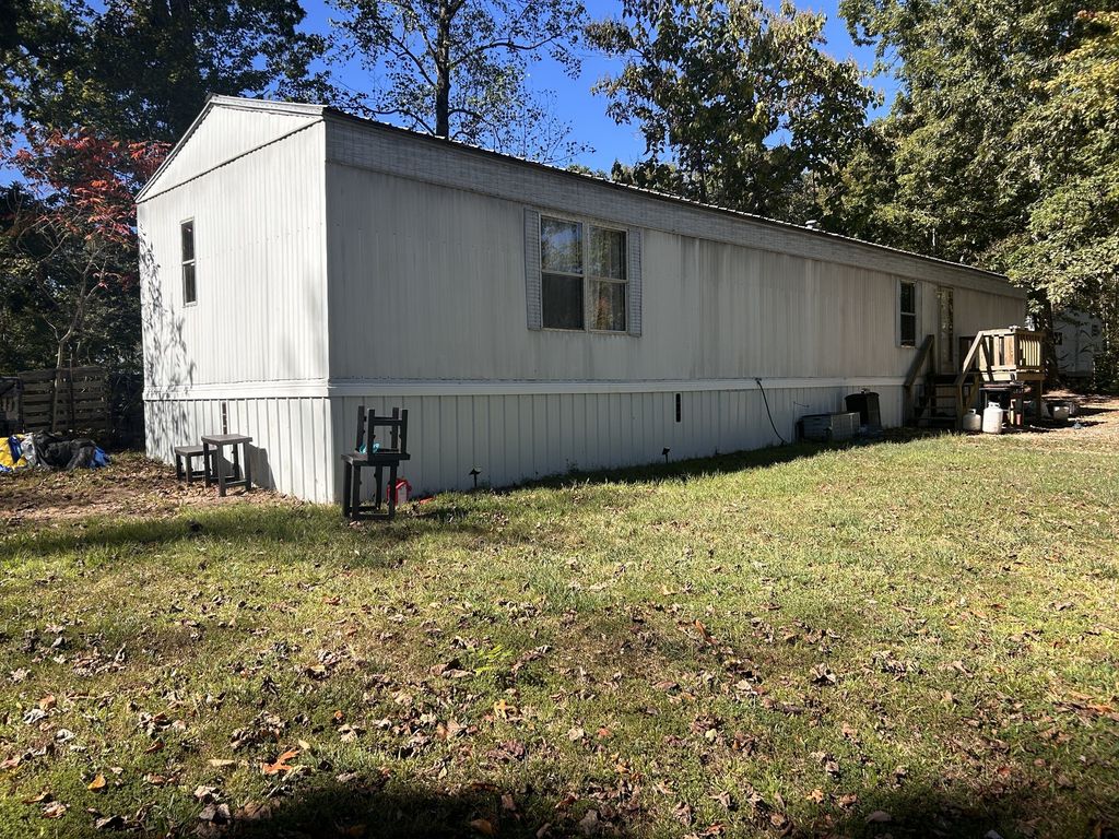 156 Virgil Deckard Rd, Red Boiling Springs