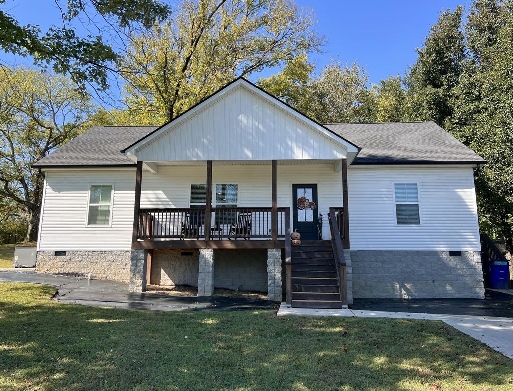 405 Oakview Dr, Columbia